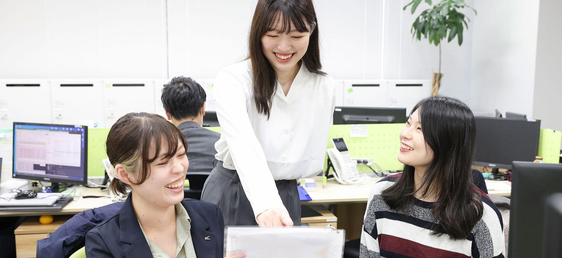 新卒社員の写真