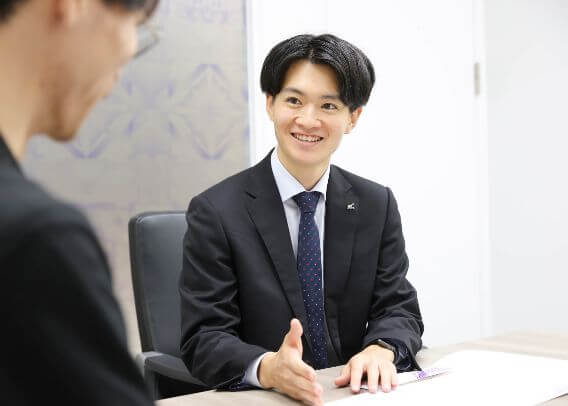 業務中の男性社員