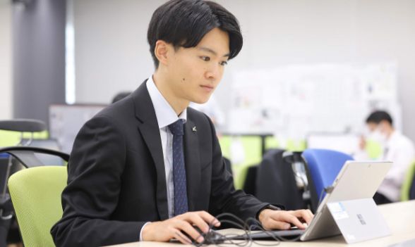 不動産営業の男性社員