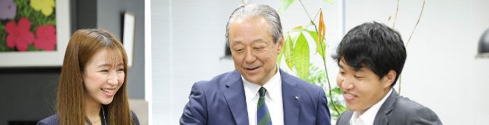 キャリア採用の集合写真